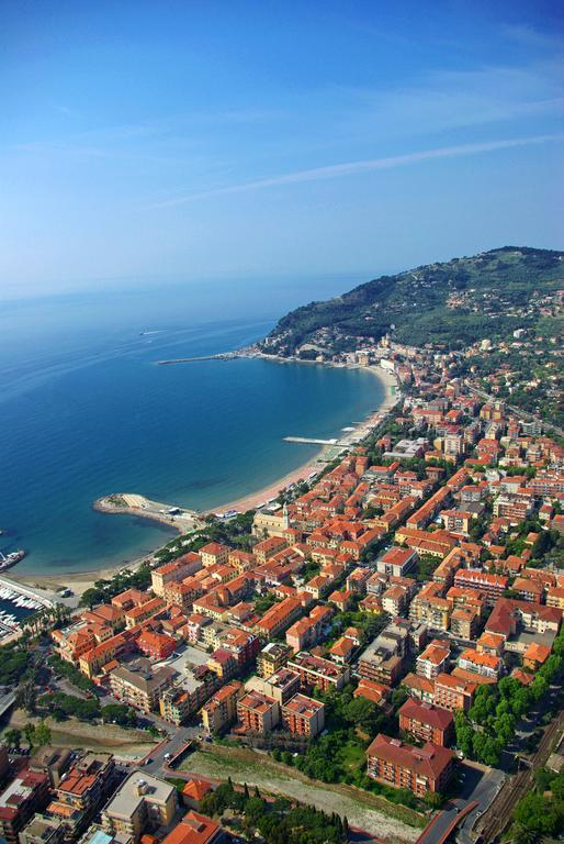 Residence Elvira Diano Marina Zewnętrze zdjęcie